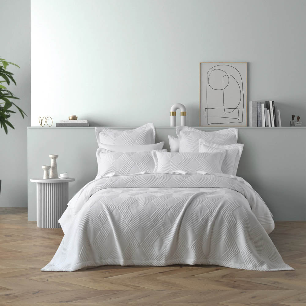 Cassiano Quilted White Coverlet Set