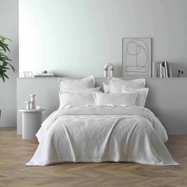 Cassiano Quilted White Coverlet Set