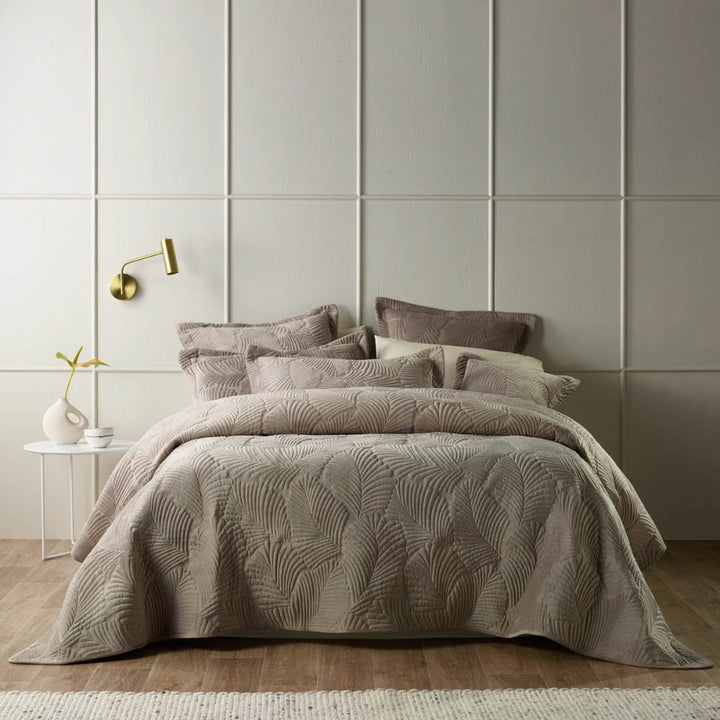 Kairo Velvet Coverlet Set