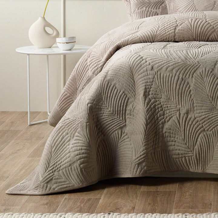 Kairo Velvet Coverlet Set