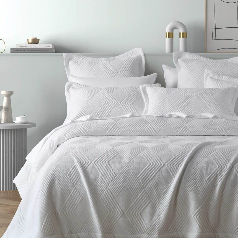 Cassiano Quilted White Coverlet Set