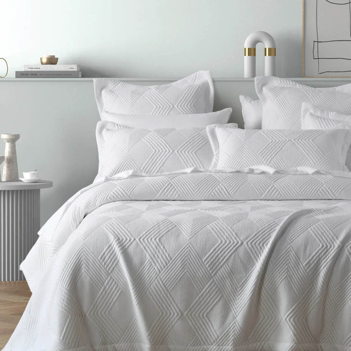 Cassiano Quilted White Coverlet Set