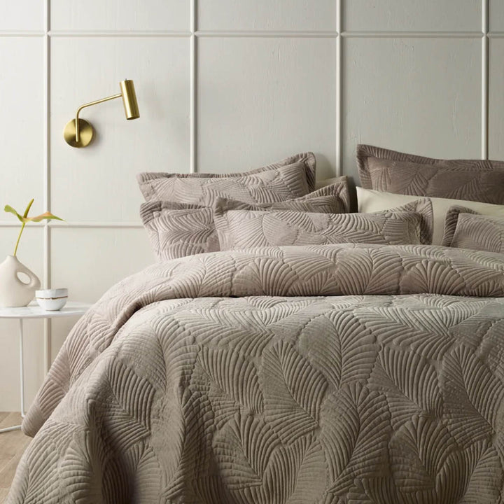 Kairo Velvet Coverlet Set