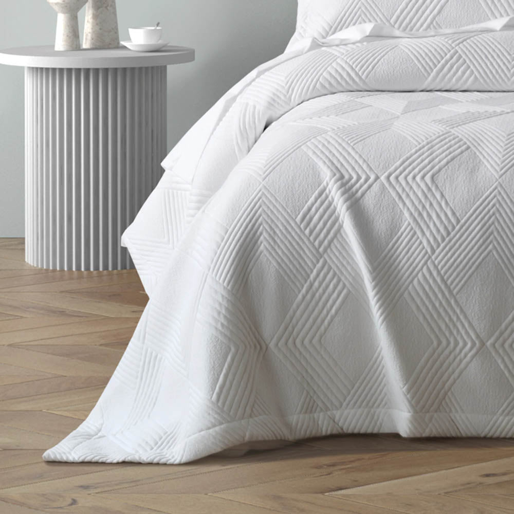 Cassiano Quilted White Coverlet Set
