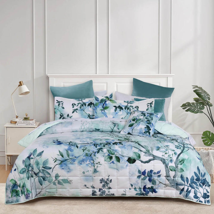 Woodbury Blue Bedspread Set