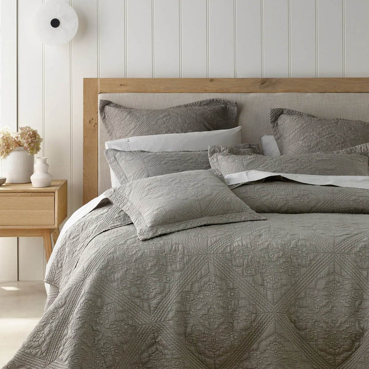 Zaria Taupe Bedspread Set