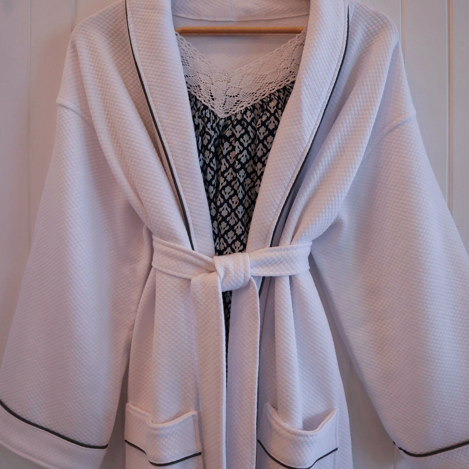 Hotel diamond White Unisex Robe The Bedspread Shop