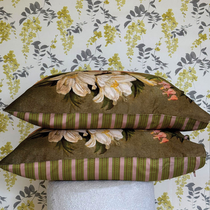 Lilies Pillowcase Set