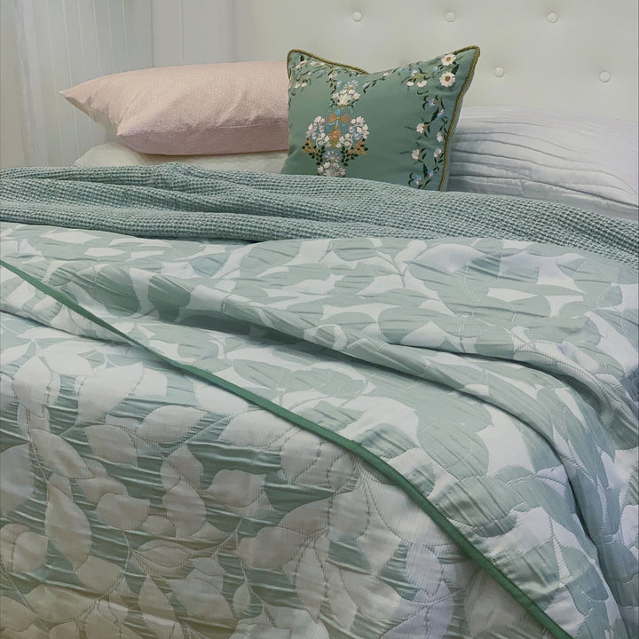 Ocanya reversible bedspread sage