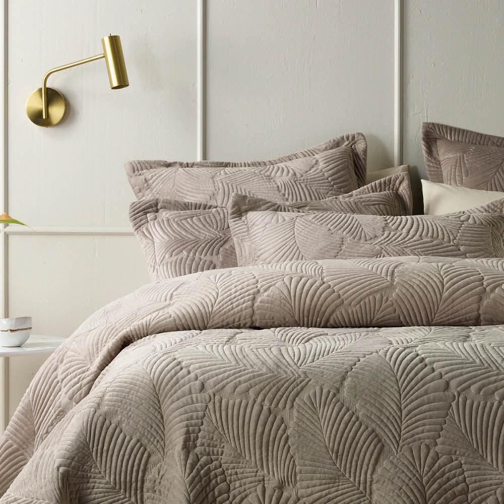 Kairo Velvet Coverlet Set