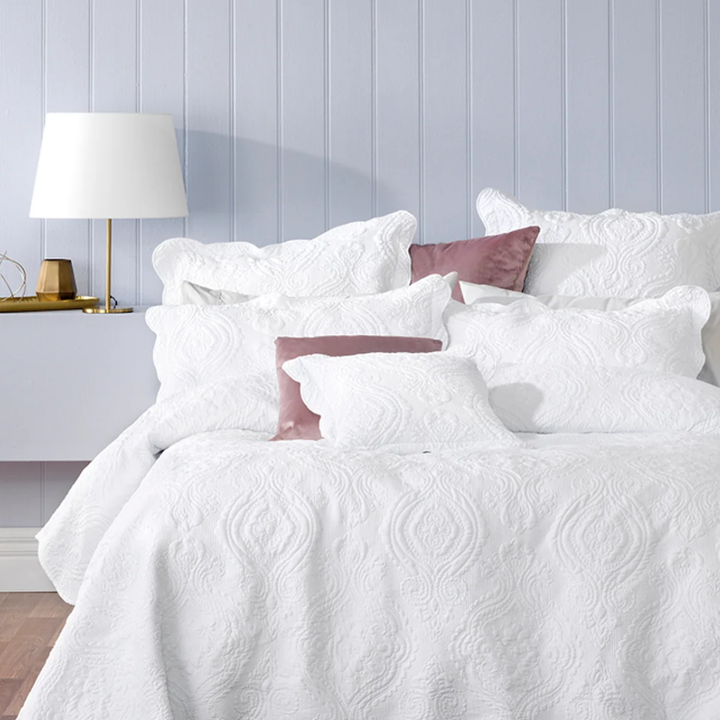 Cordelia White Bedspread Set