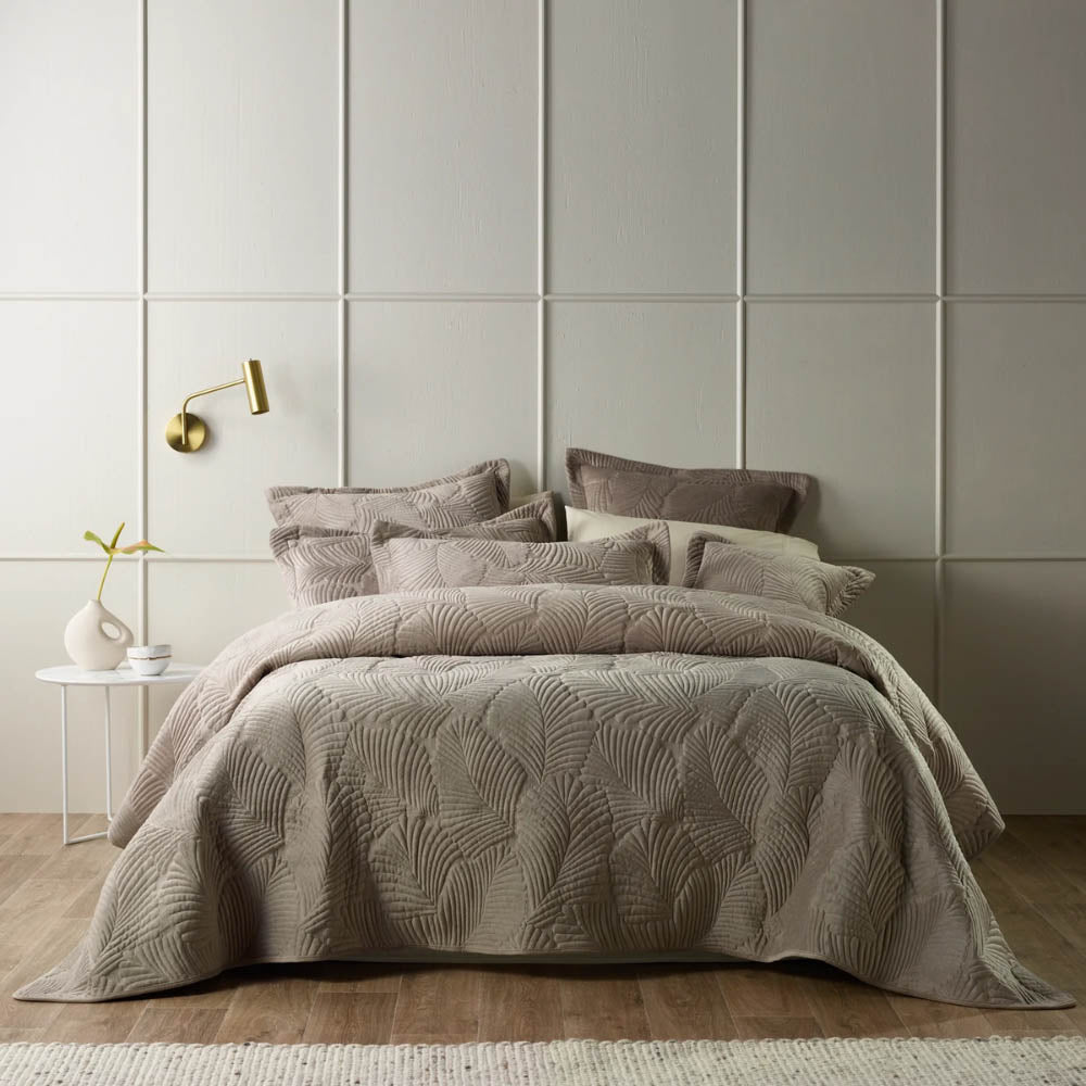 Kairo Velvet Coverlet Set