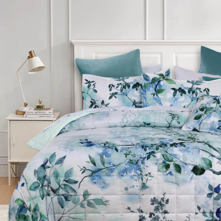 Woodbury Blue Bedspread Set