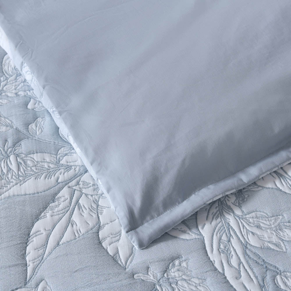 Whispering Lily Quilt Cover Set