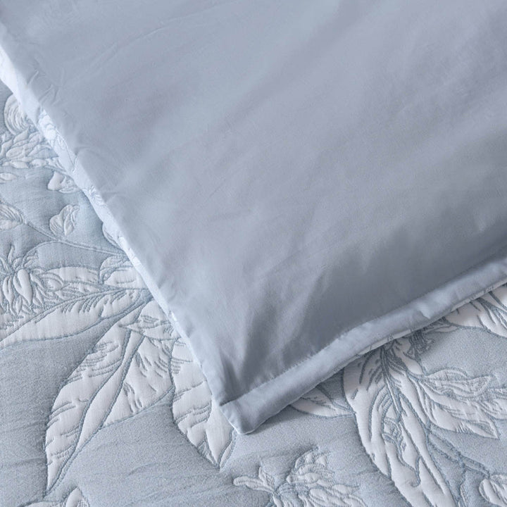 Whispering Lily Quilt Cover Set