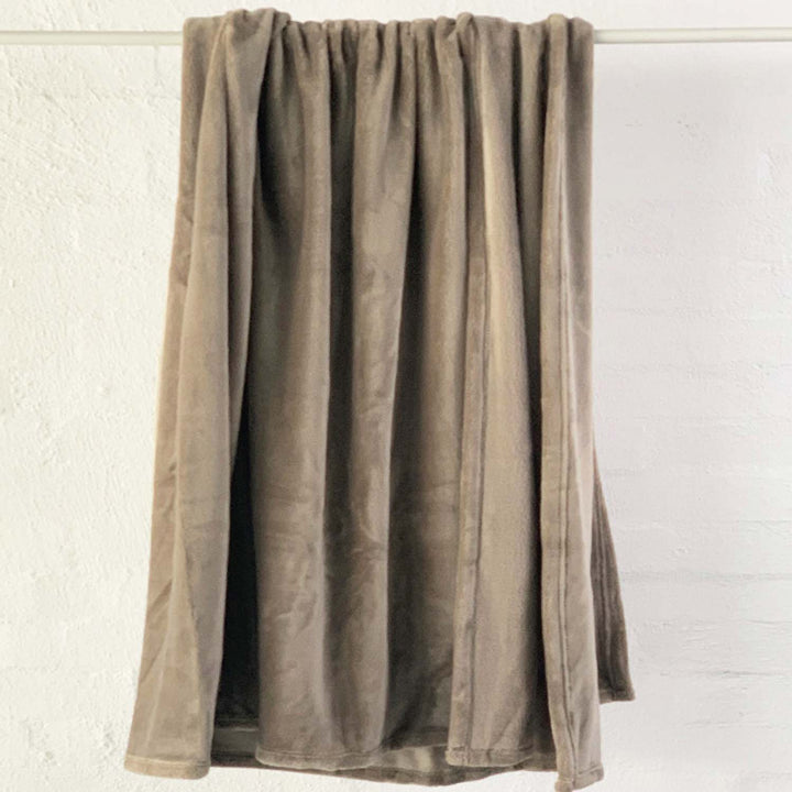 Brogo Micro Mink Throws Mocha
