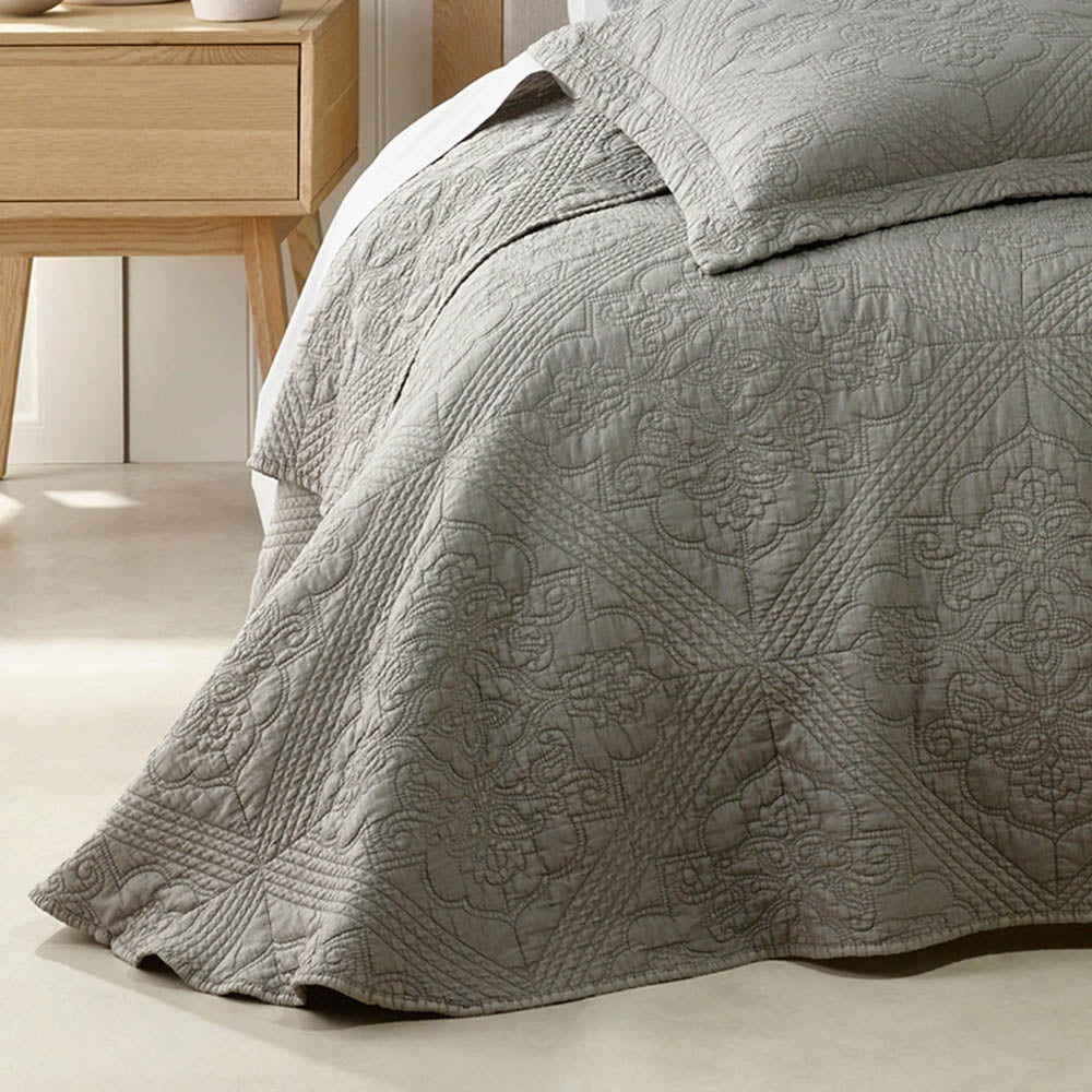 Zaria Taupe Bedspread Set