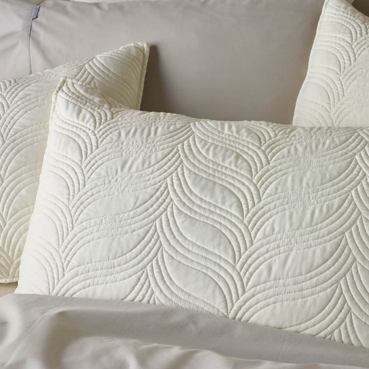 Kamala Cream Bedspread Set