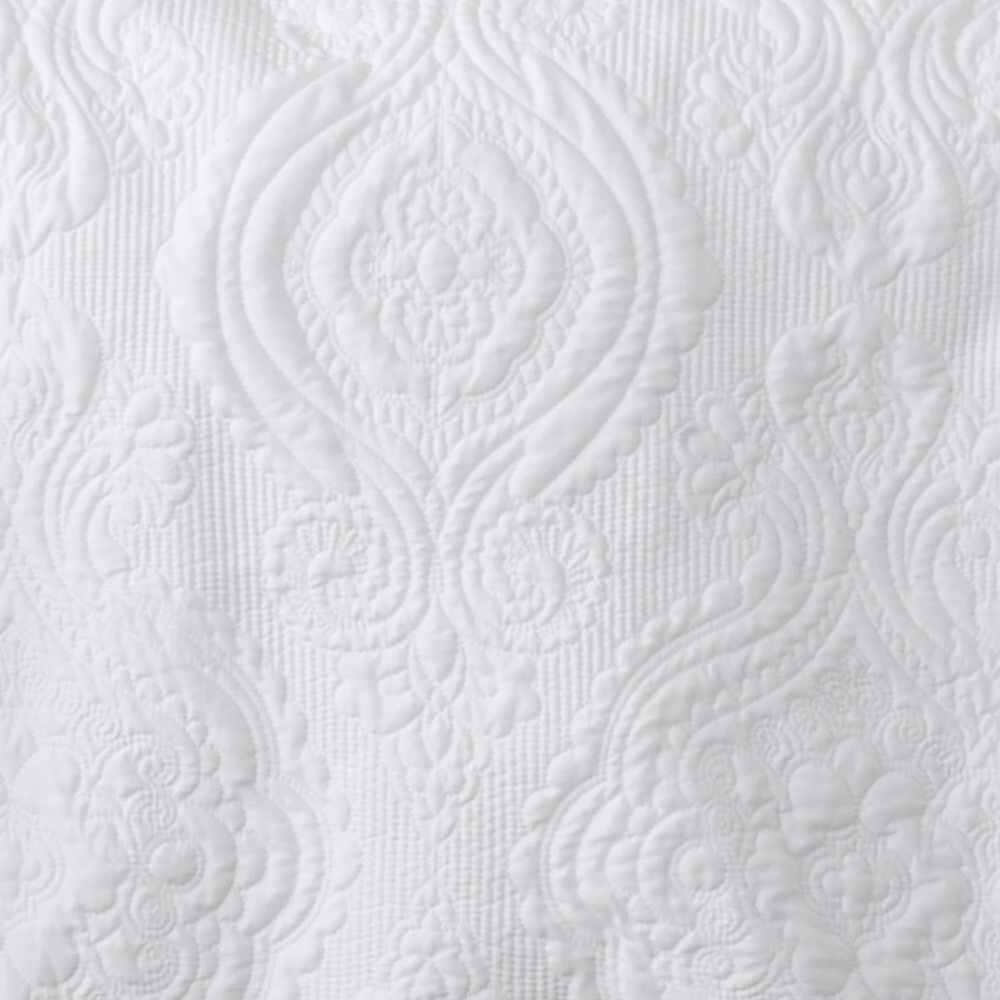 Cordelia White Bedspread Set