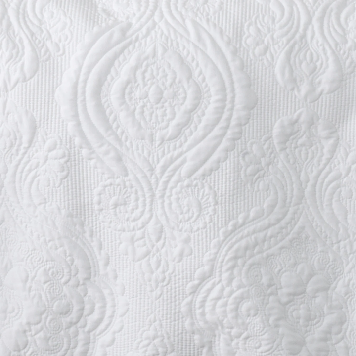 Cordelia White Bedspread Set
