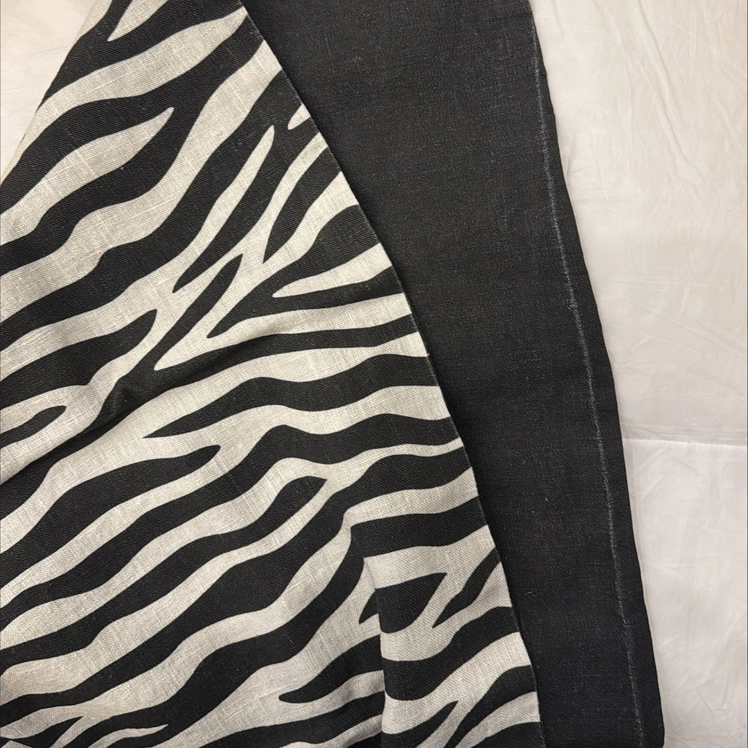 Down Boy Linen case Zebra